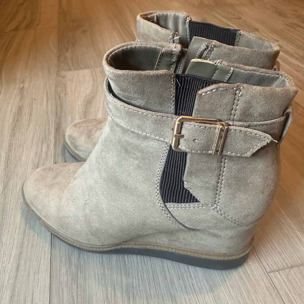 Stylish Tan Ankle Boots